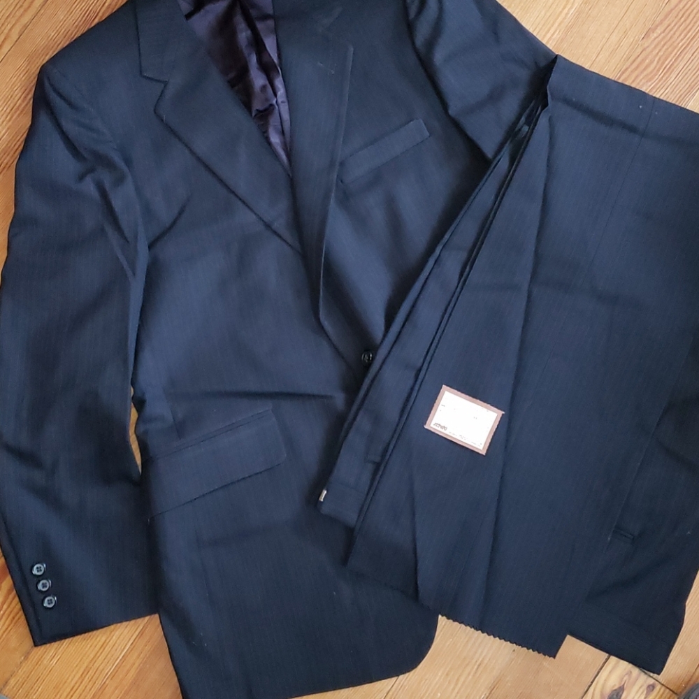 2 piece suit. Dark blue 44Wx38 Regular